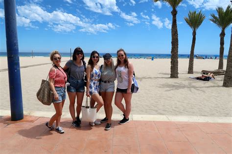 chicas en benidorm